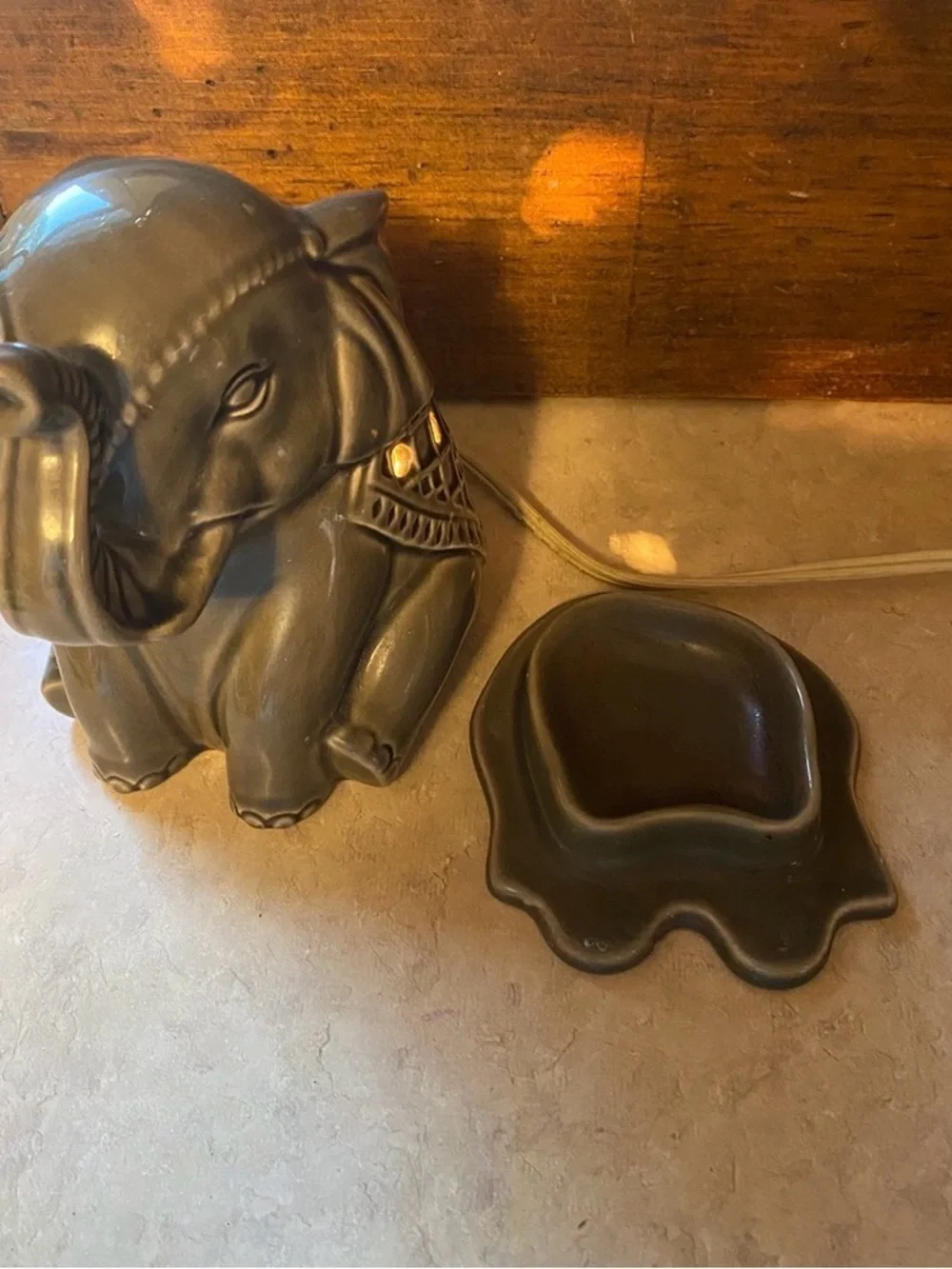 Better Homes and Gardens Full Size Wax Warmer Elephant Night Light 6